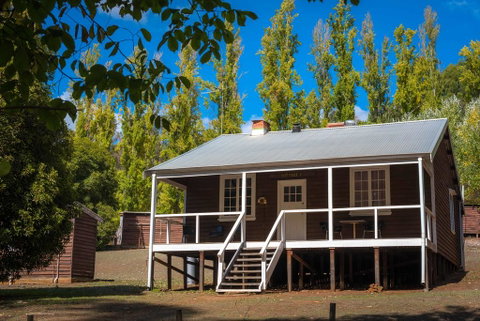 Lewana Cottages - QLD Tourism 0