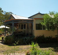Lilys by the Lake - Raymond Island Accommodation - QLD Tourism