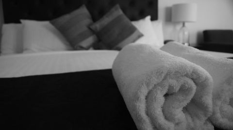 Lincoln Cottage Motor Inn - Queensland Tourism 0