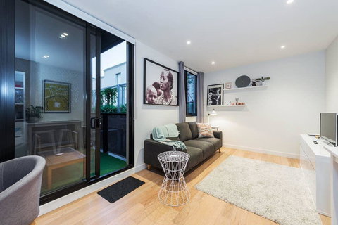 Luxury 1 Bed Unit BEST LOCATION IN SOUTH YARRA - QLD Tourism 1