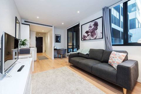 Luxury 1 Bed Unit BEST LOCATION IN SOUTH YARRA - QLD Tourism 0