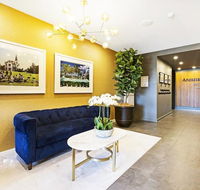 Luxury Apartment Opposite Train Station in Cannon Hill and 17 minutes from the City - QLD Tourism