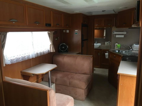 Luxury Caravan - QLD Tourism 1
