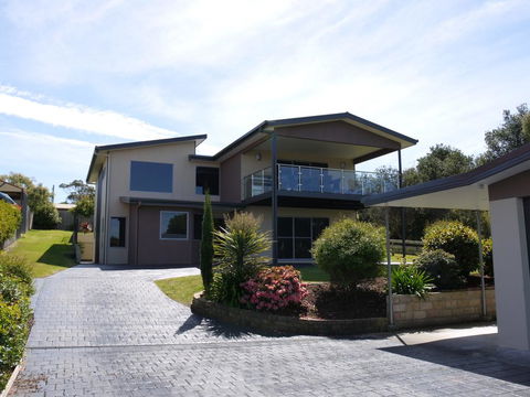 Luxury Near Old Pier Beach - Queensland Tourism 0