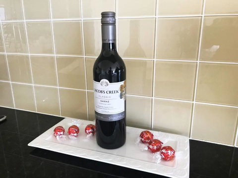 Luxury Waterfront Maroochydore Free Wine Netflix Parking - QLD Tourism 3