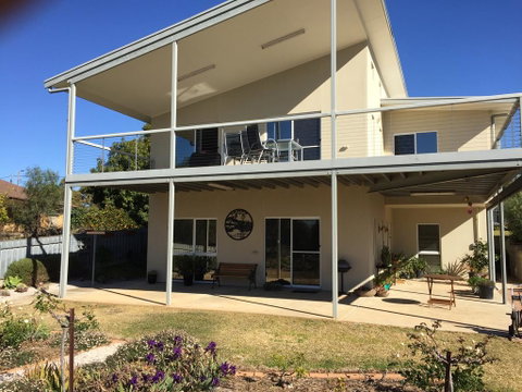 Lyreen's Apartment - QLD Tourism 0
