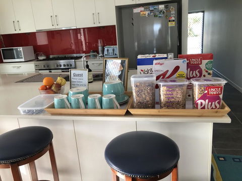 M & T's Waterfront Bed & Breakfast - QLD Tourism 3