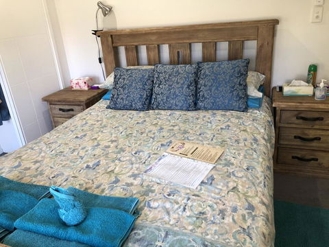 M & T's Waterfront Bed & Breakfast - QLD Tourism 1