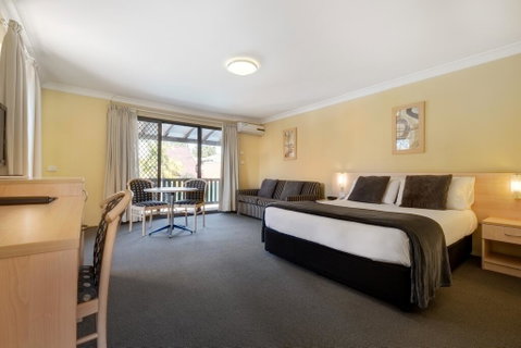 Maclin Lodge Motel - QLD Tourism 2
