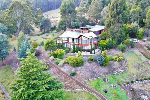 MAGICAL MOUNTAIN RETREAT - 20 Mins To CBD And Only 10 To MONA! - QLD Tourism 0