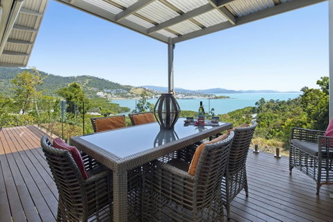 MANDALAY ESCAPE, SECLUSION & SERENITY WITH A POOL - QLD Tourism 1