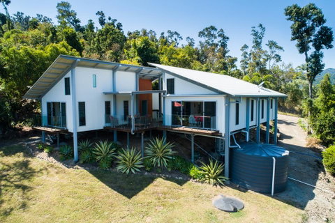 MANDALAY ESCAPE, SECLUSION & SERENITY WITH A POOL - QLD Tourism 2
