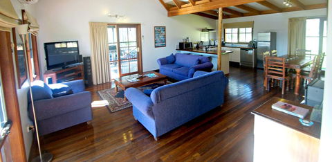 Manzanilla Ridge - Queensland Tourism 1