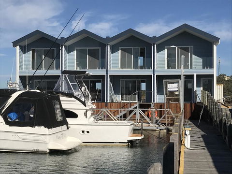 Marina View Chalets - Queensland Tourism 2