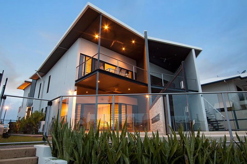 Marina Views Townhouse - QLD Tourism 0