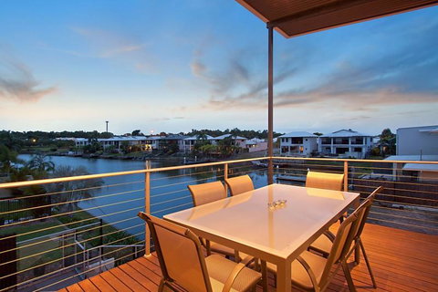 Marina Views Townhouse - QLD Tourism 1