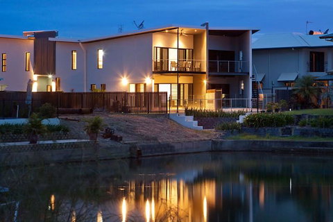 Marina Views Townhouse - QLD Tourism 2