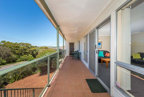 Marine Dr 22 - Fingal Bay - QLD Tourism 0