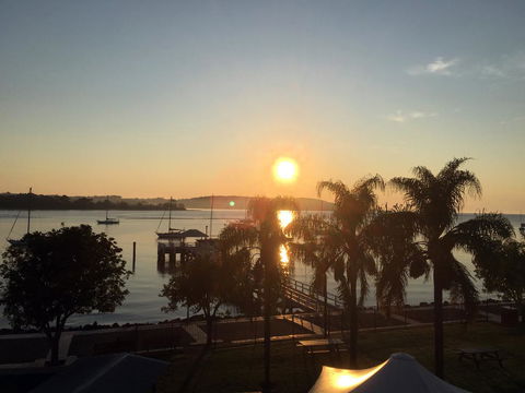 Mariners On The Waterfront - Queensland Tourism 2