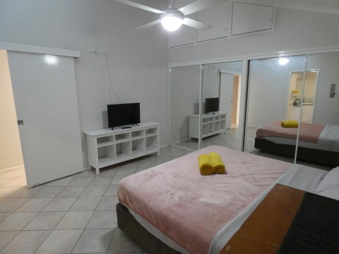Maroochy River Apartment - QLD Tourism 2