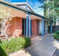 McCrae on the Beach - right on the magnificent beach - QLD Tourism