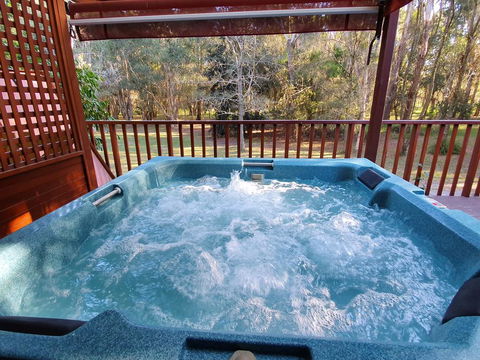 Melaleuca Seaside Retreat - QLD Tourism 1
