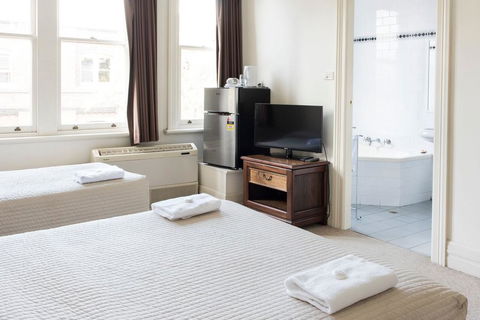 Mercantile Hotel - QLD Tourism 2