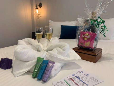 Merewether Motel - QLD Tourism 3