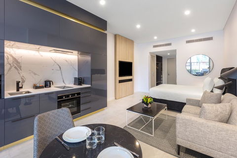 Meriton Suites Broadbeach - QLD Tourism 2