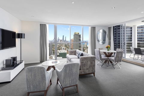Meriton Suites Broadbeach - QLD Tourism 1