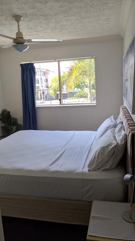 Mermaid Beach Apartment - QLD Tourism 1