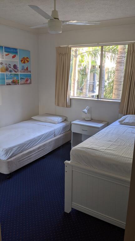 Mermaid Beach Apartment - QLD Tourism 3