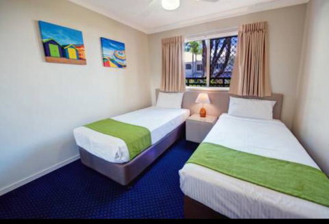 Mermaid Beach Apartment - QLD Tourism 2