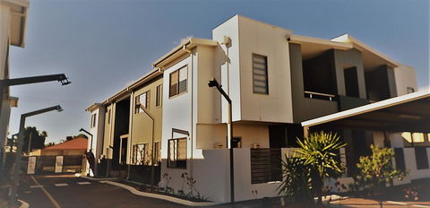 MERRIFIELD Foothill Suites - RELAXING LIFETYLE CHOICE - Queensland Tourism 3