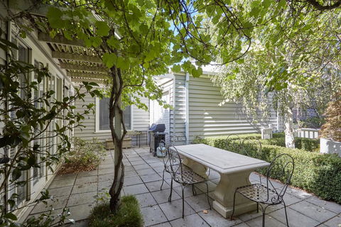 Mews Cottages - QLD Tourism 1