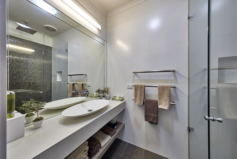 Mews Cottages - QLD Tourism 3