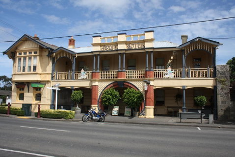 Mickey Bourke's Koroit Hotel - Queensland Tourism 0