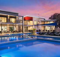 Middle Rock Holiday Resort - QLD Tourism