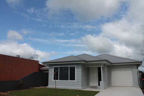 Milawa Vineyard Views - Guesthouse 2 - QLD Tourism 3