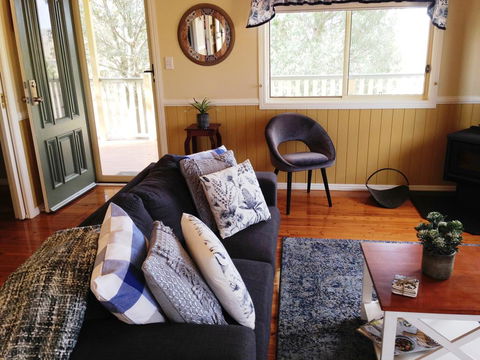 Milford Country Cottages - QLD Tourism 1