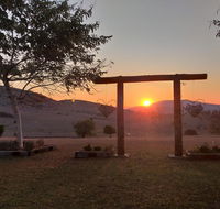 Milford Country Cottages - QLD Tourism