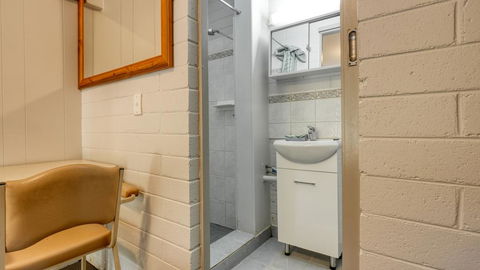 Millers Cottage Motel - QLD Tourism 1