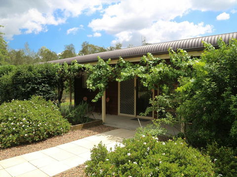 Misty Glen Cottage - QLD Tourism 2