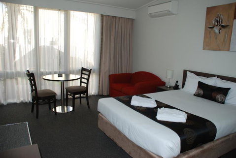 Mitchell On Main - QLD Tourism 1