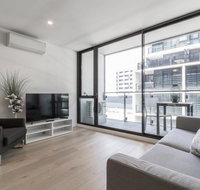 Modern  Bright 2BR Apt- Parking WIFI Pool  Gym - QLD Tourism