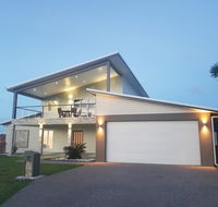 Modern Luxury Ocean Views - QLD Tourism