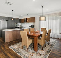 Modern Seaside Getaway Mornington - QLD Tourism