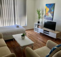 Modern Unit Near To Surfers Paradise - Queensland Tourism
