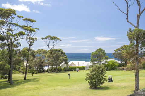 Mollymook Links - QLD Tourism 3