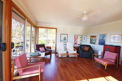 Monaro Cottage - Queensland Tourism 1